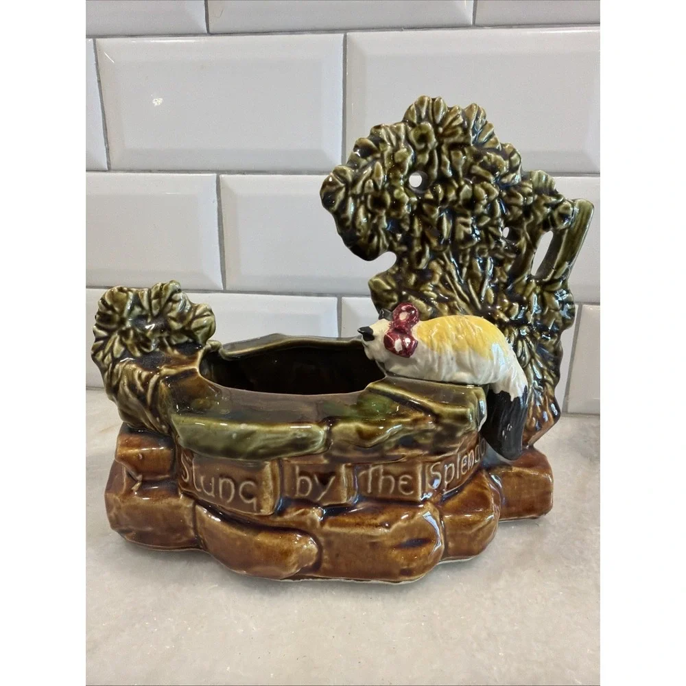 VINTAGE MCCOY CAT AT WELL PLANTER Stung by the Splendor of a Sudden Thought